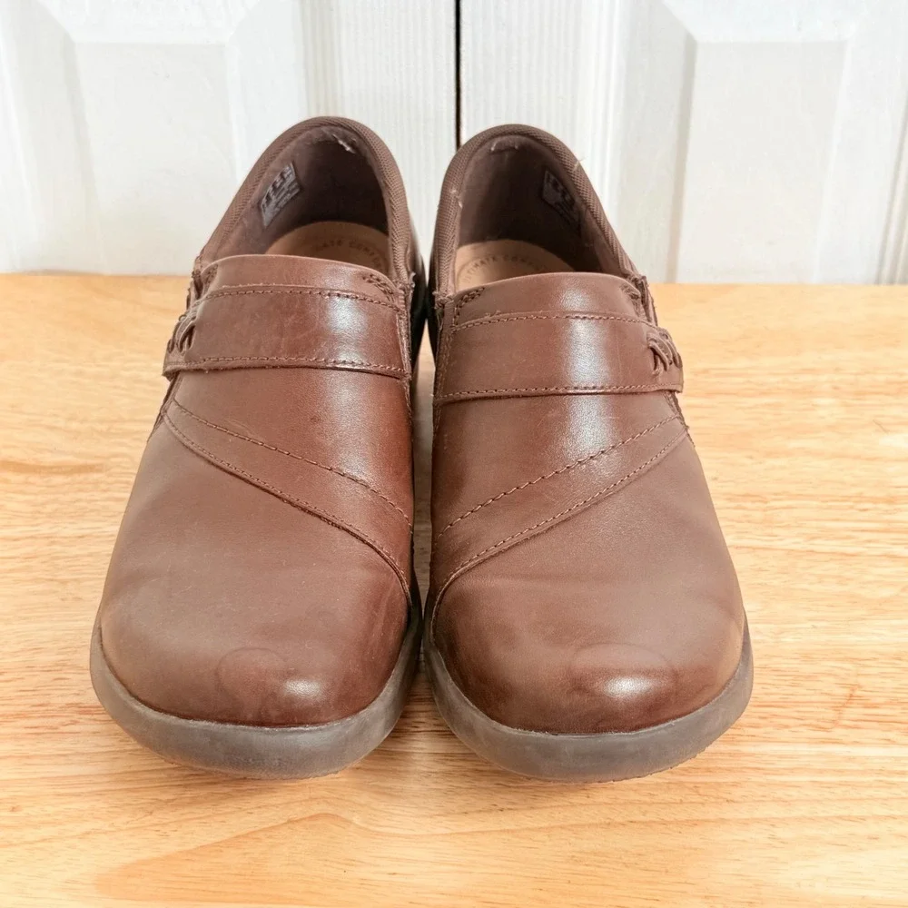 Clarks Collection Loafers 8.5 Brown Leather Slip On Wedge Career Minimalist